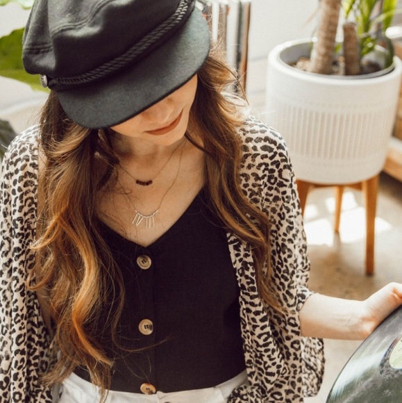 Black Button Down Linen Tank - Picture 2 of 6
